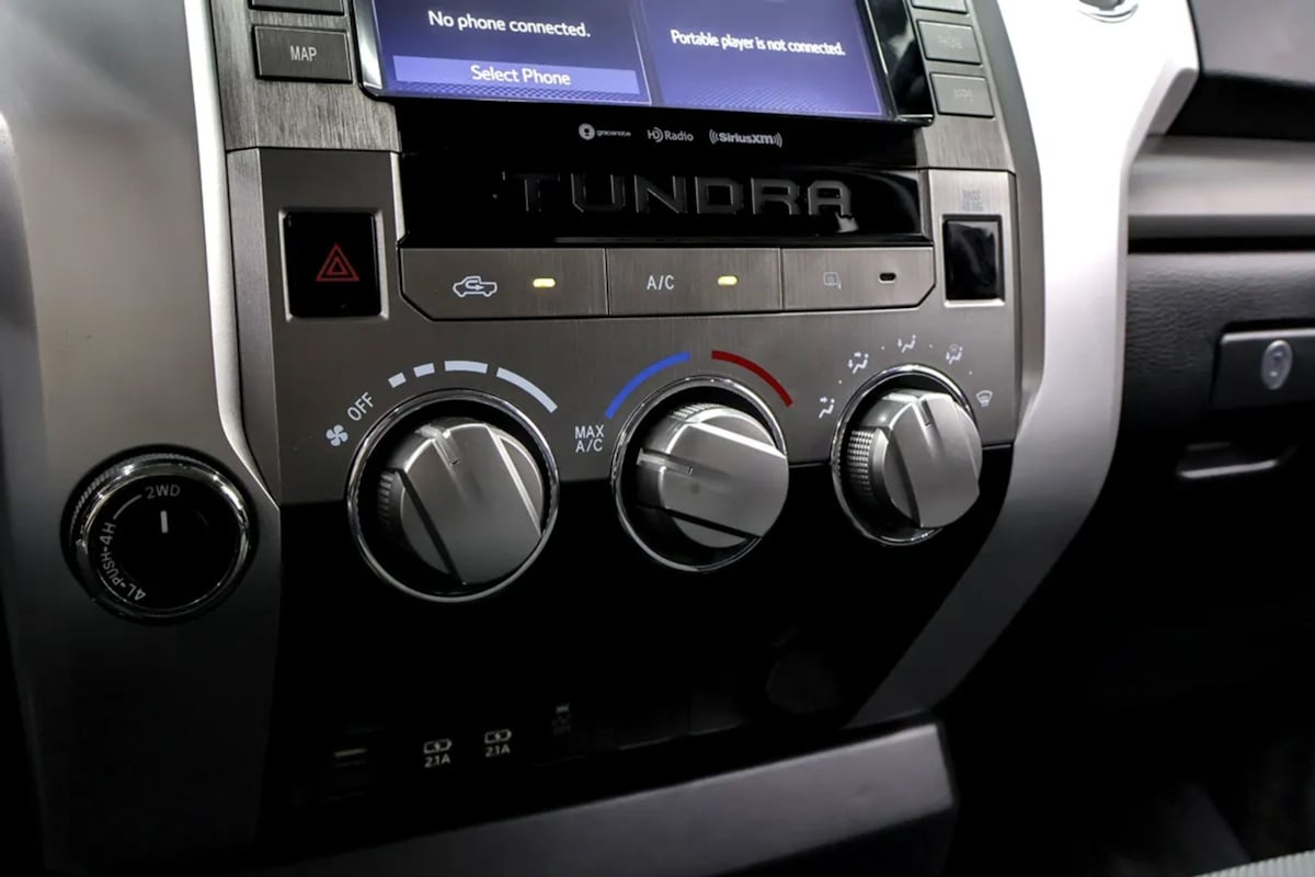 Toyota Tundra photo 18