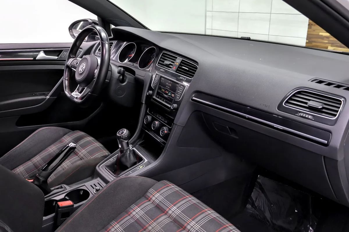 Volkswagen Golf GTI photo 11