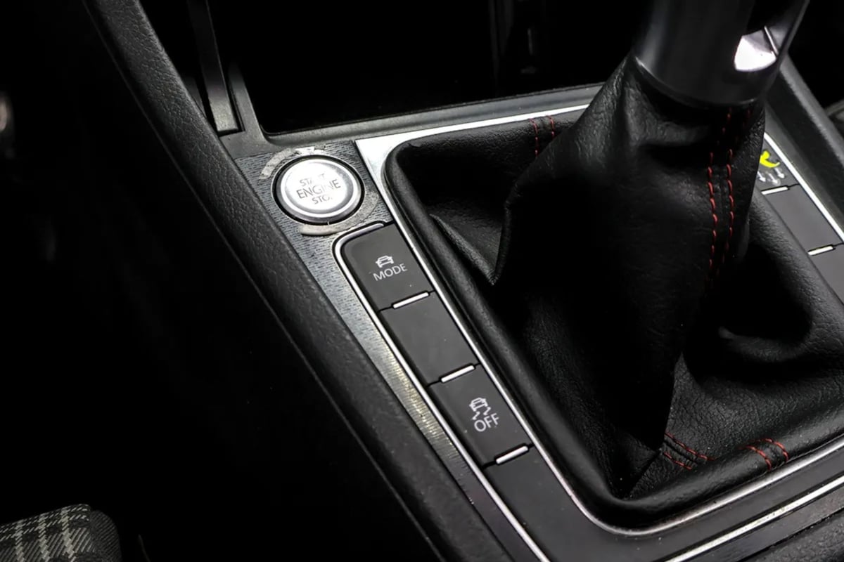 Volkswagen Golf GTI photo 17