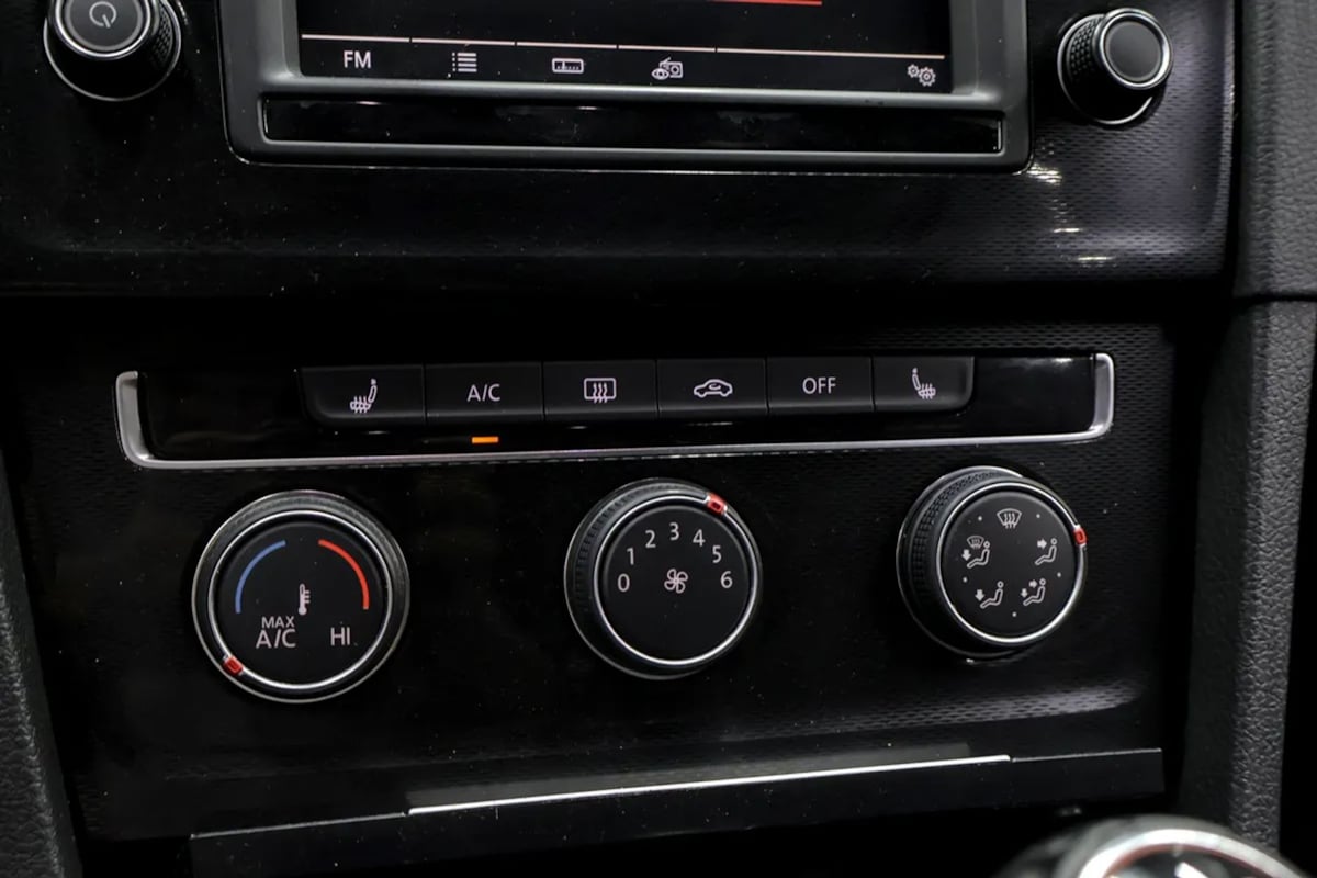 Volkswagen Golf GTI photo 18