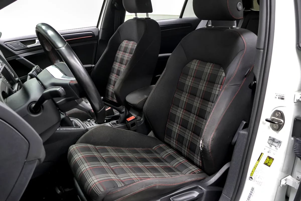 Volkswagen Golf GTI photo 24