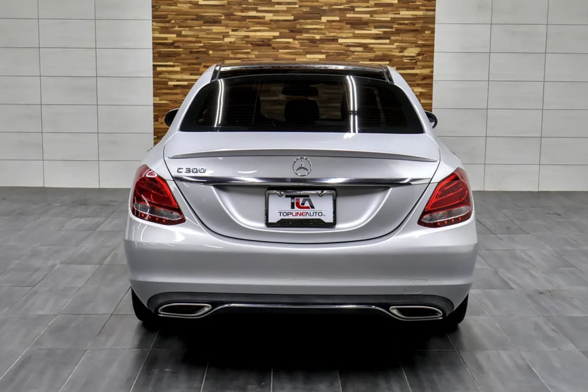 Mercedes-Benz C300 photo 8