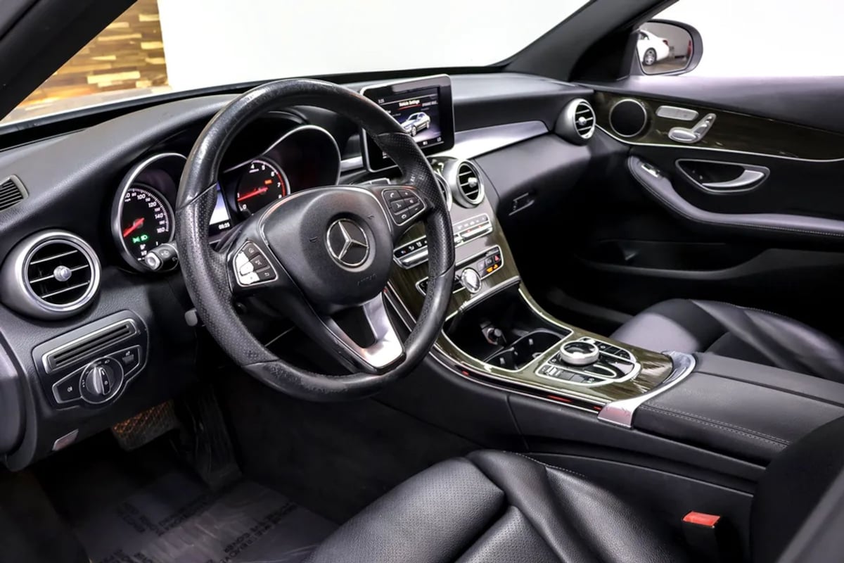 Mercedes-Benz C300 photo 10