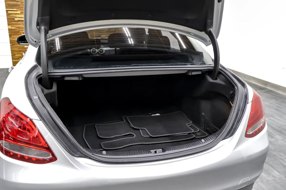 Mercedes-Benz C300 photo 42
