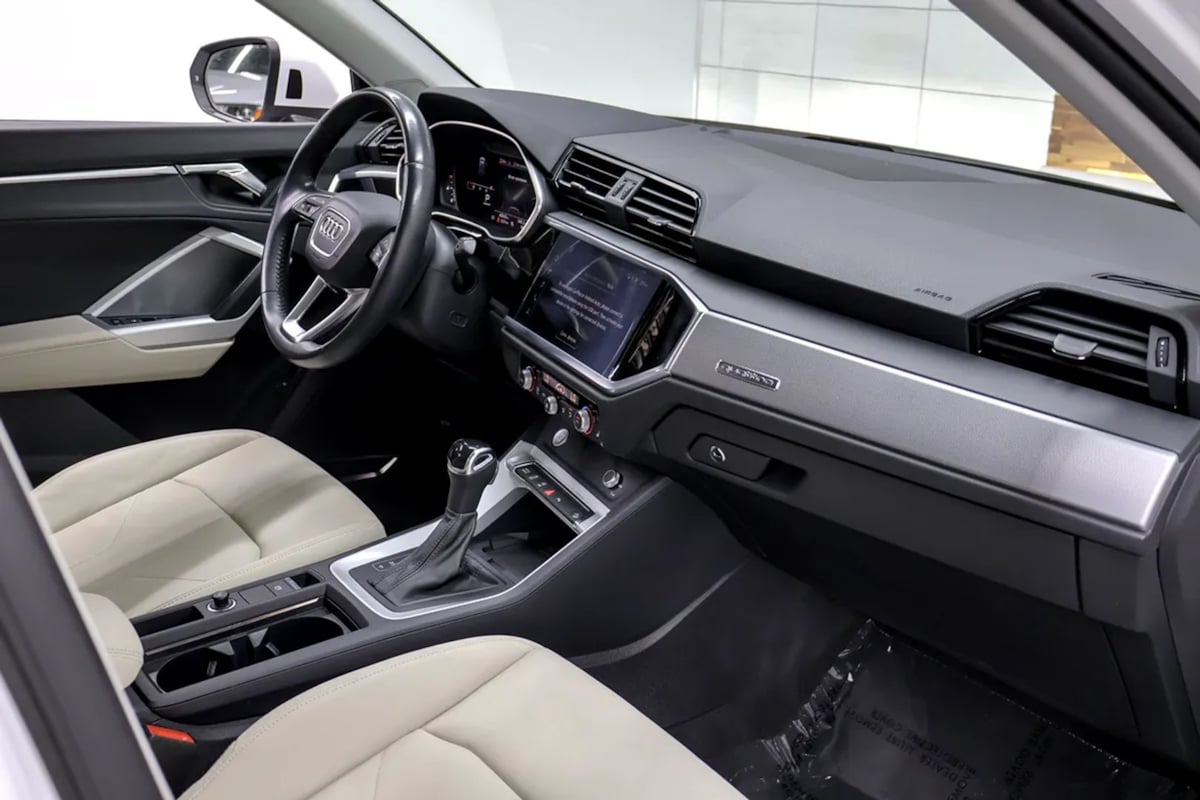 Audi Q3 photo 12