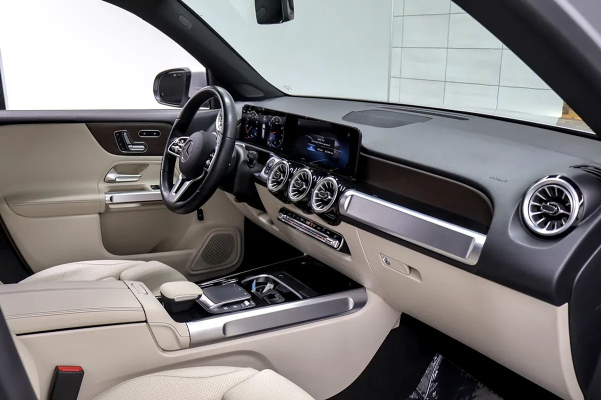 Mercedes-Benz GLB 250 photo 12