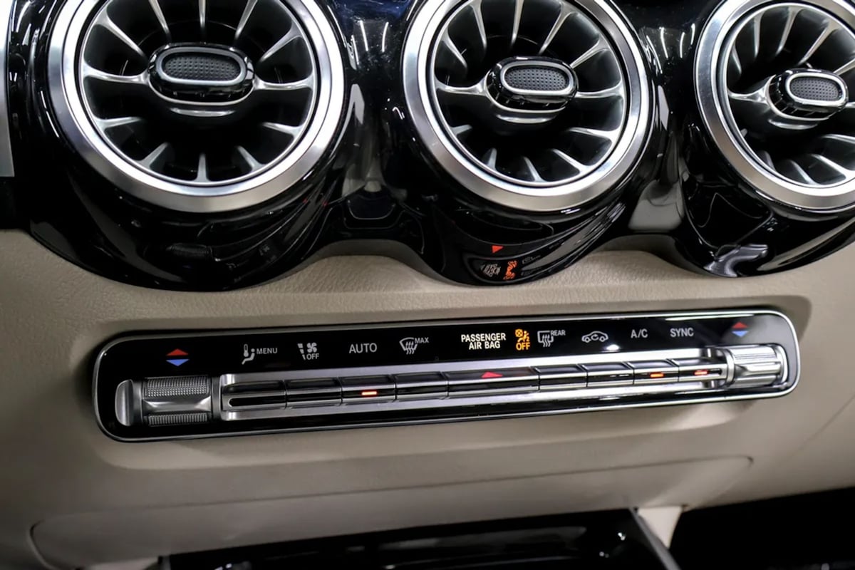 Mercedes-Benz GLB 250 photo 19
