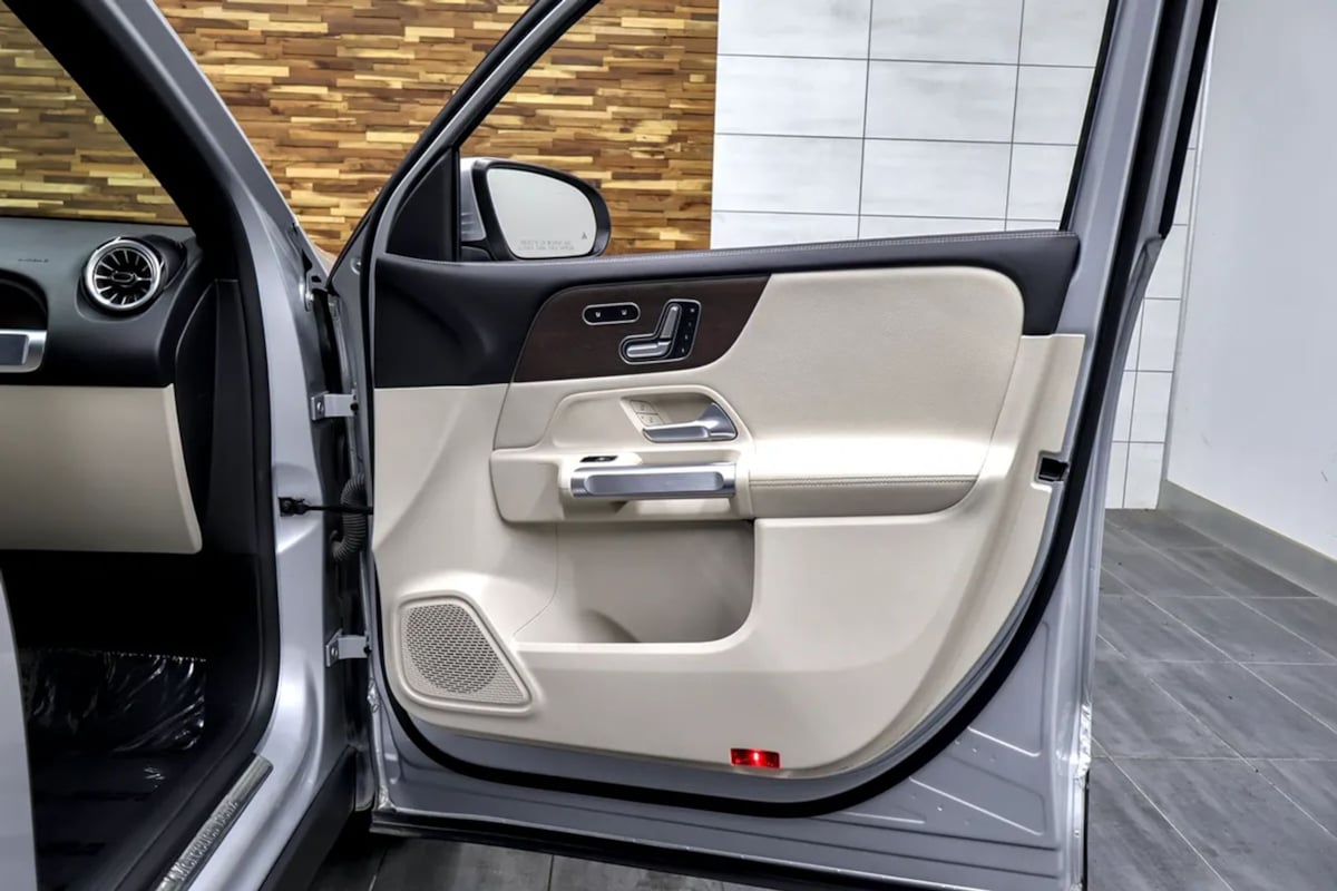 Mercedes-Benz GLB 250 photo 36
