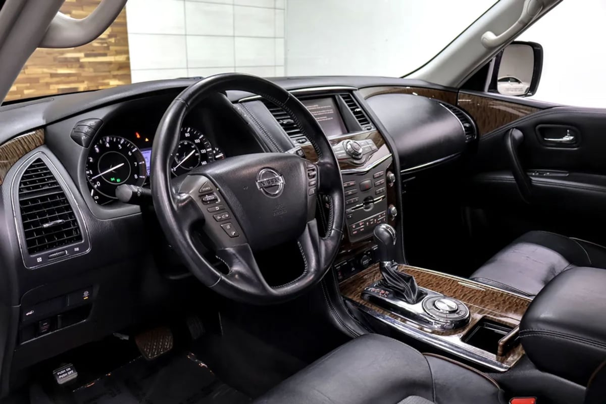 Nissan Armada photo 8