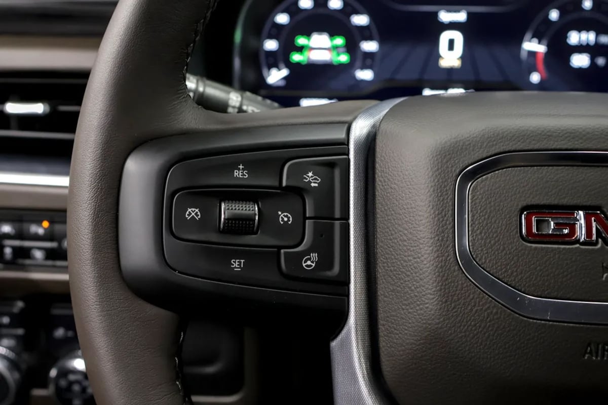 GMC Yukon photo 14
