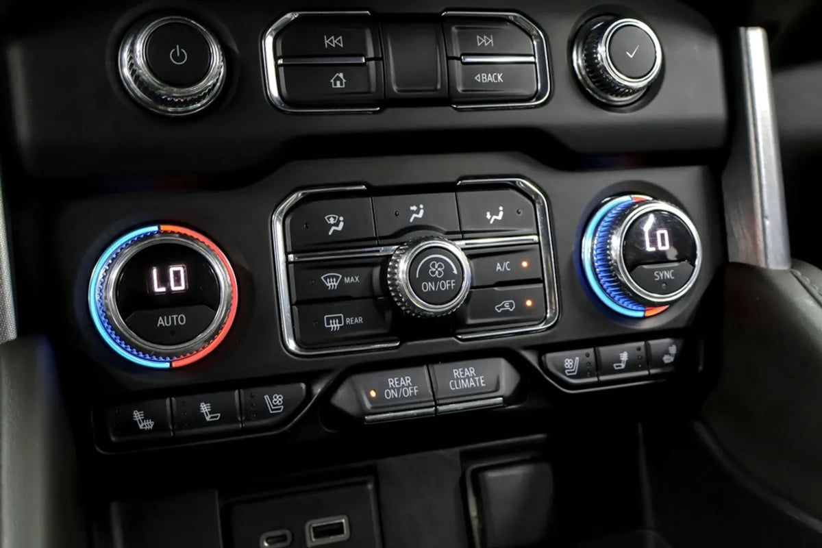 GMC Yukon photo 18
