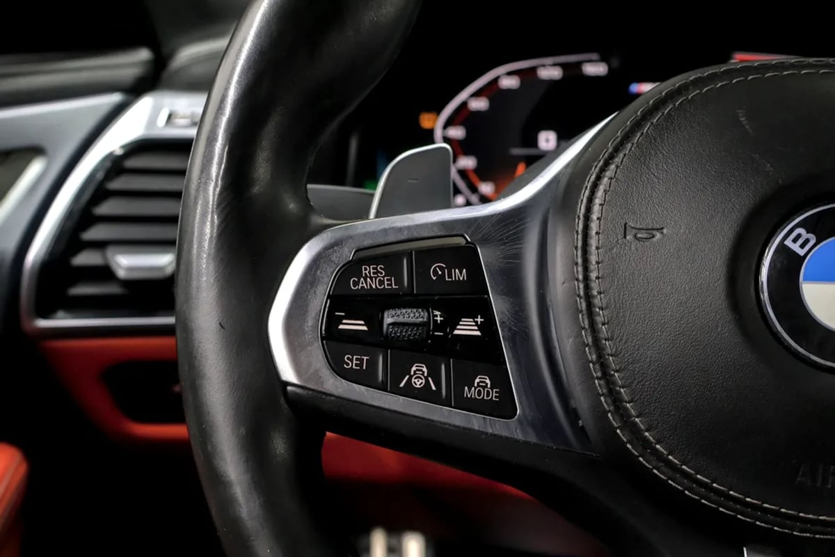 BMW 8 Series photo 13