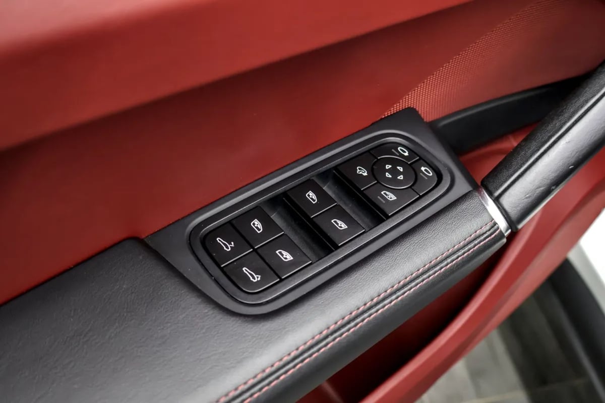 Porsche Cayenne photo 36