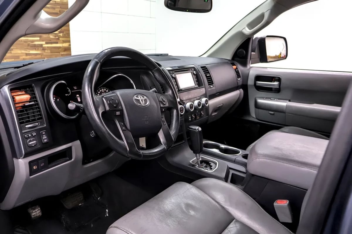 Toyota Sequoia photo 10