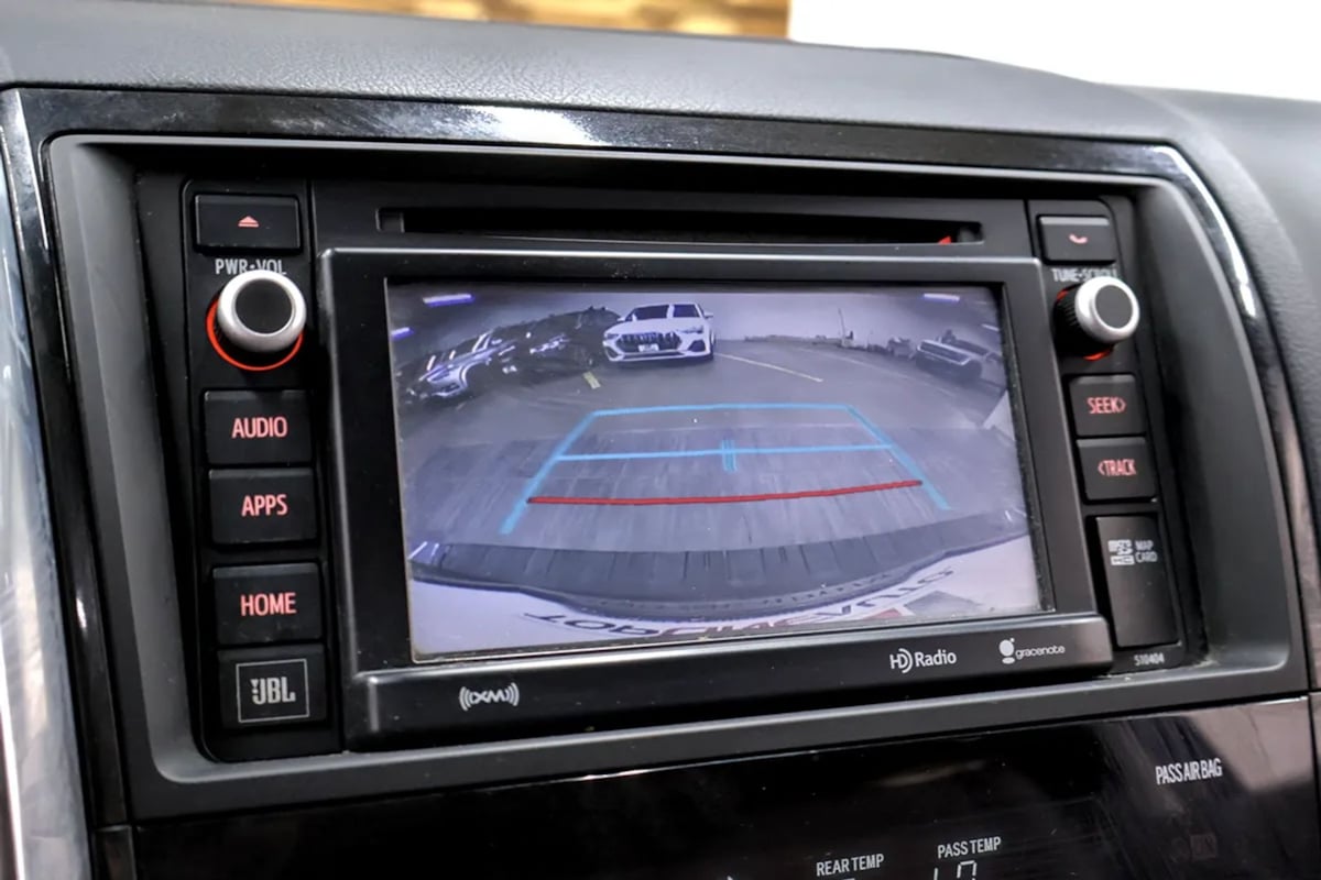 Toyota Sequoia photo 22