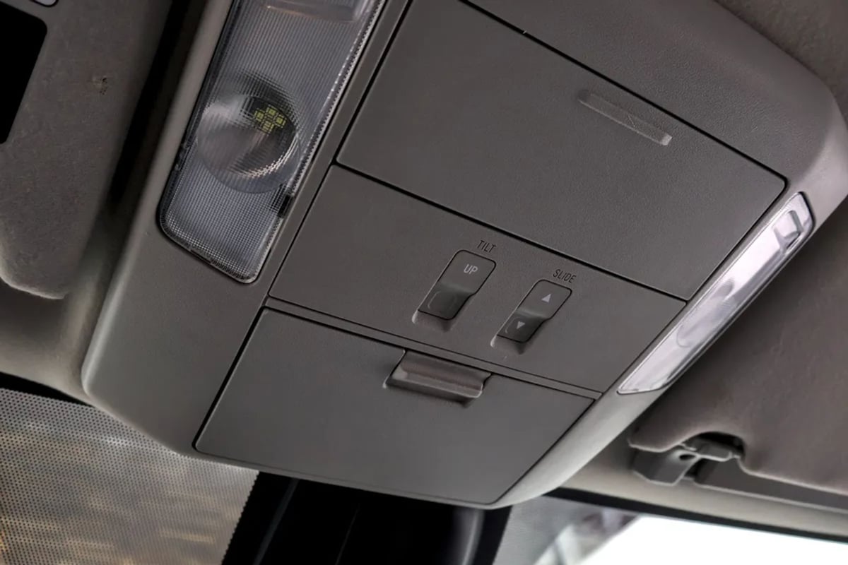 Toyota Sequoia photo 25
