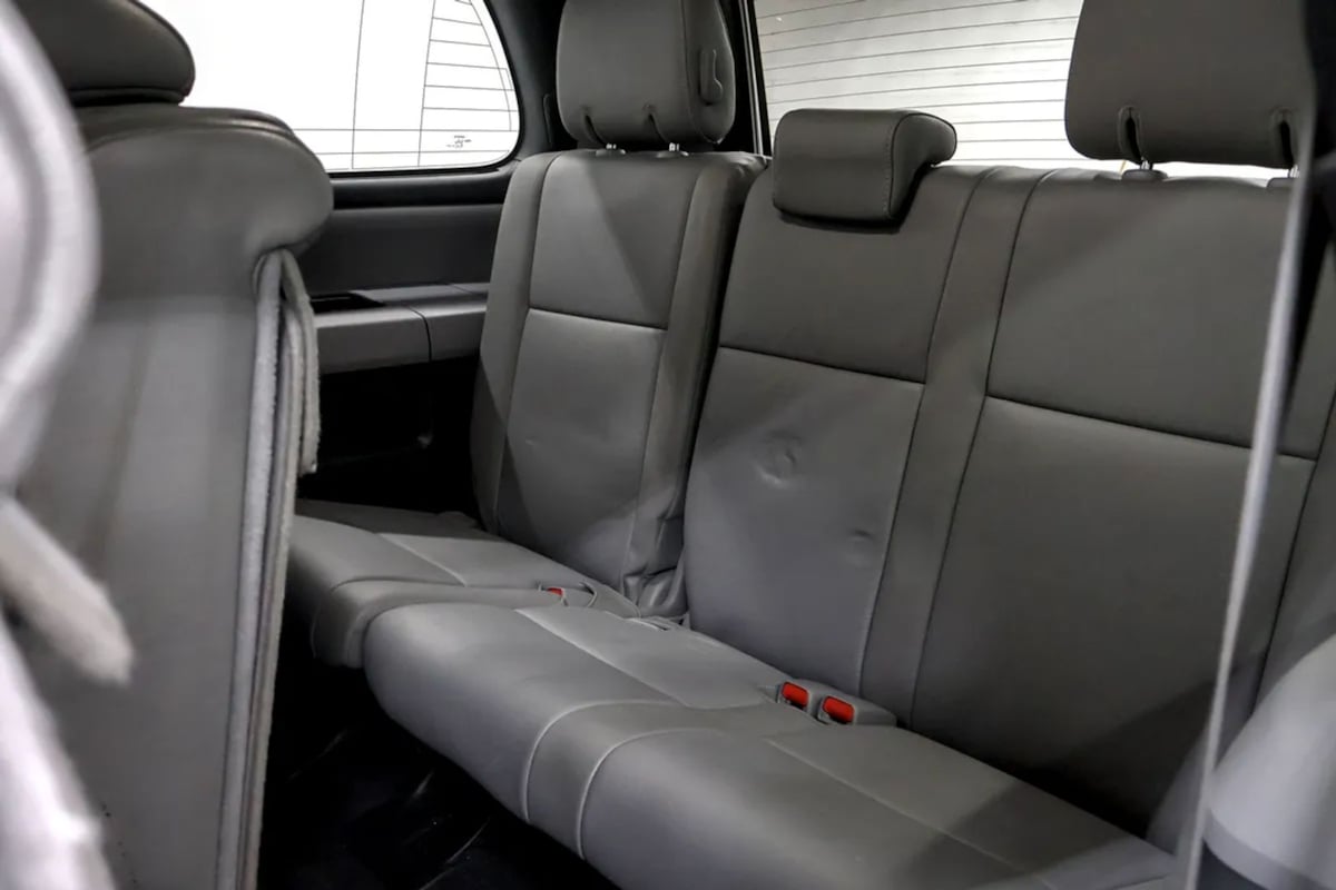 Toyota Sequoia photo 32