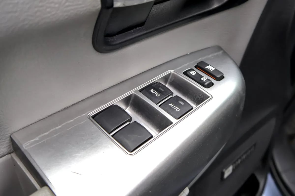 Toyota Sequoia photo 34