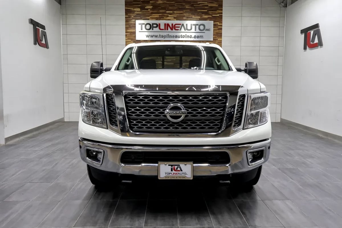 Nissan Titan photo 3
