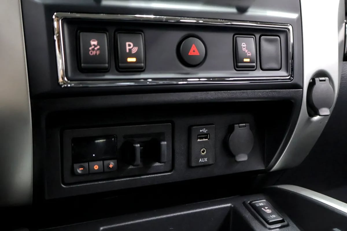 Nissan Titan photo 19