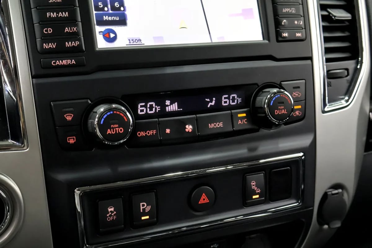 Nissan Titan photo 20