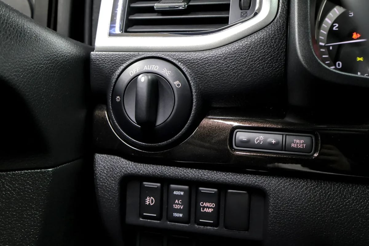 Nissan Titan photo 26