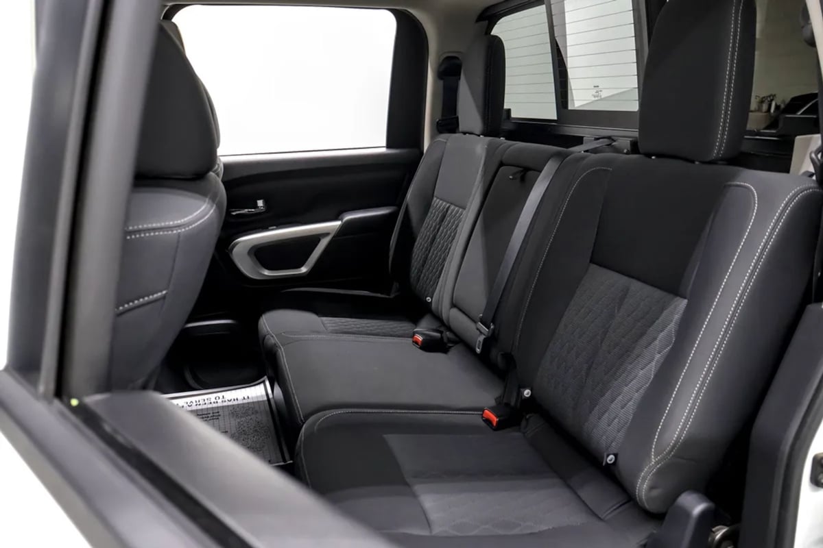 Nissan Titan photo 32