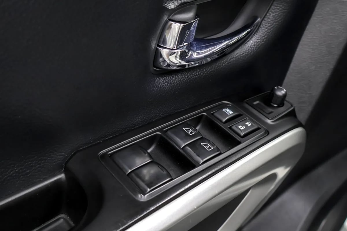 Nissan Titan photo 35