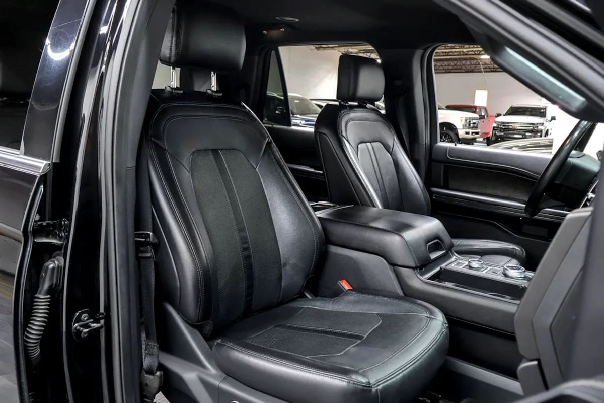 Ford Expedition MAX photo 29
