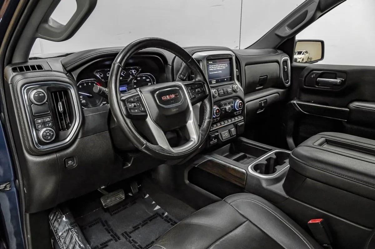 GMC Sierra photo 11