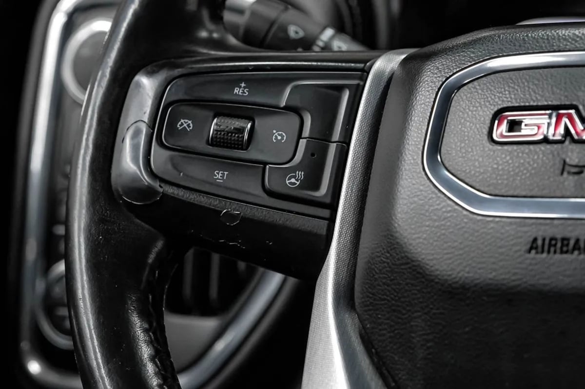 GMC Sierra photo 13