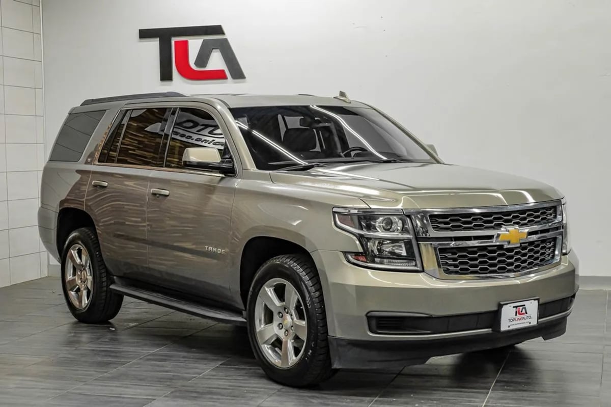 Chevrolet Tahoe photo 2