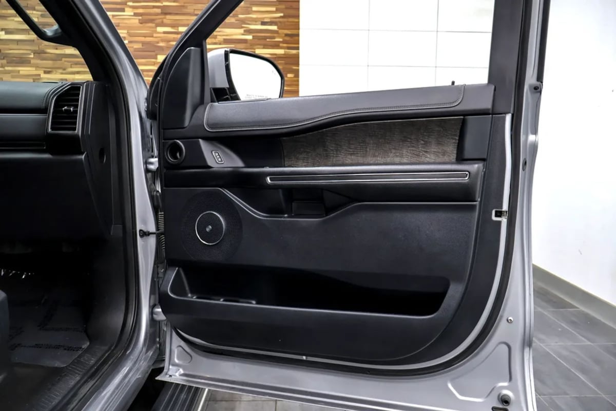 Ford Expedition MAX photo 38