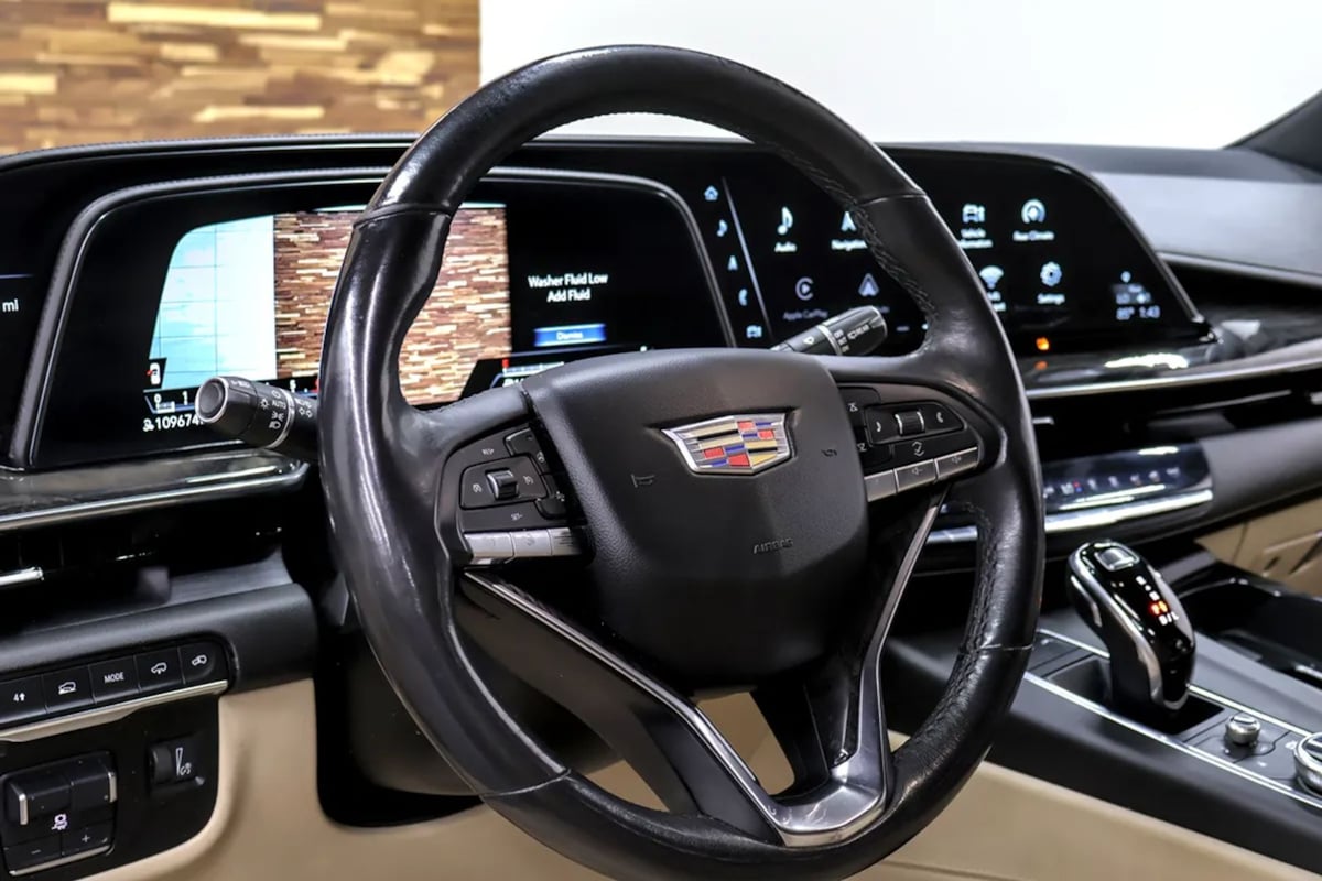 Cadillac Escalade ESV photo 13