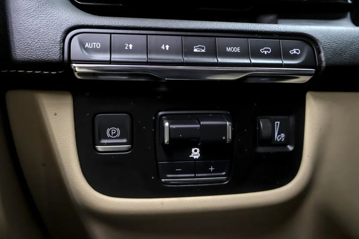 Cadillac Escalade ESV photo 27