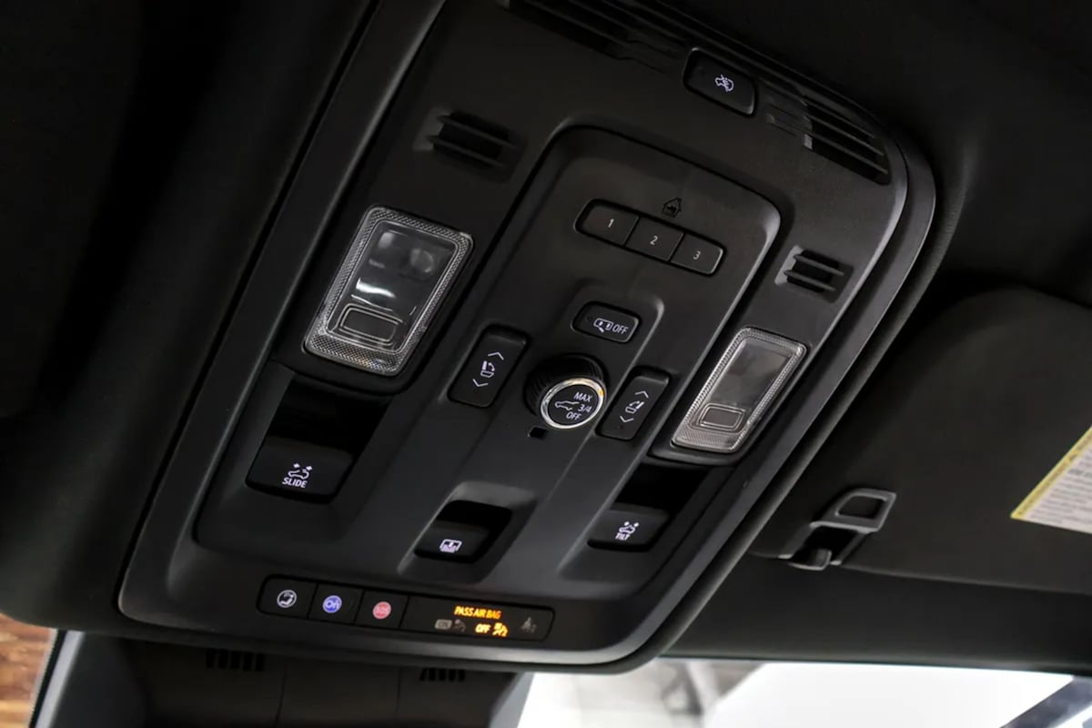 Cadillac Escalade ESV photo 28