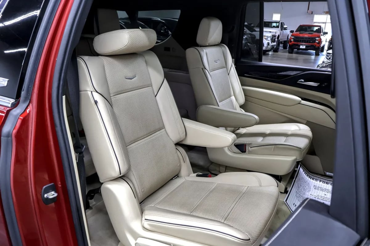 Cadillac Escalade ESV photo 33
