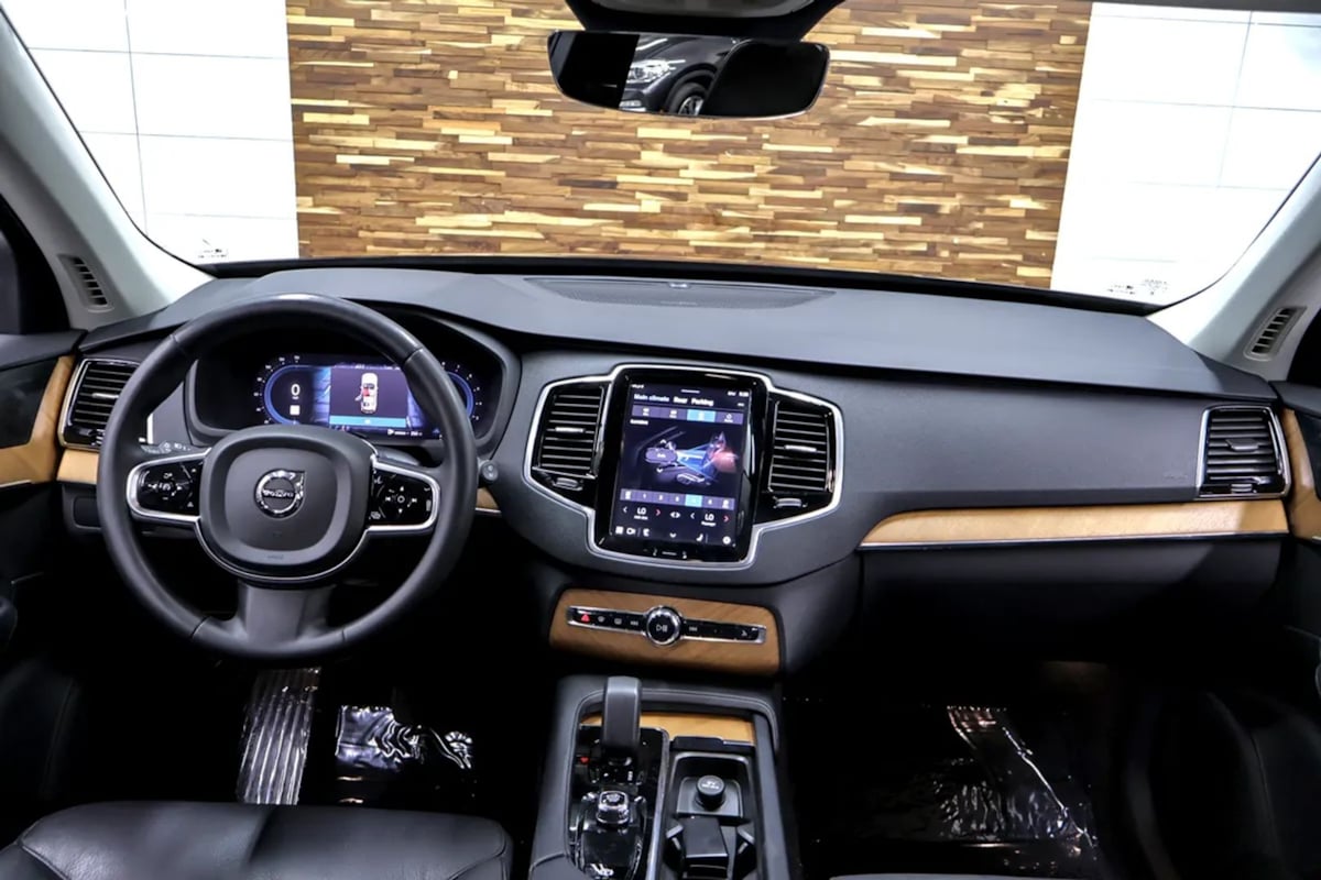 Volvo XC90 photo 11