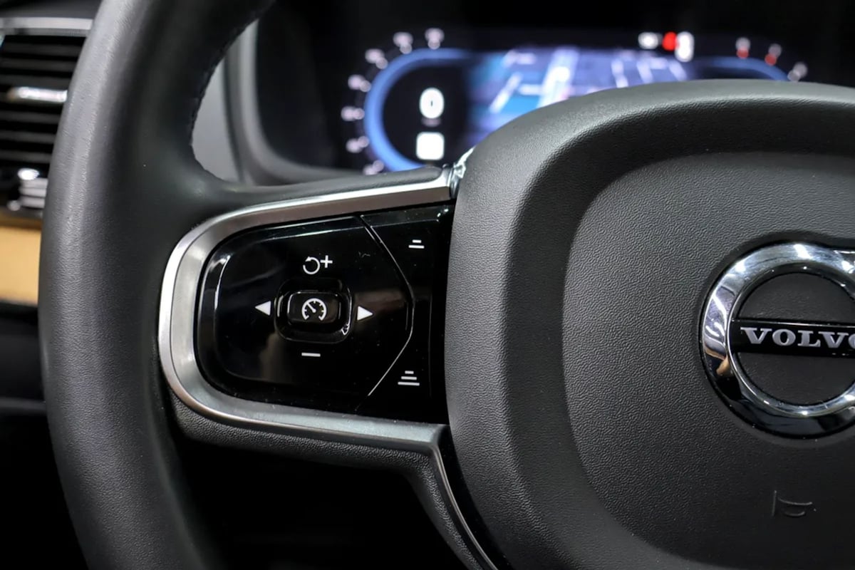 Volvo XC90 photo 14