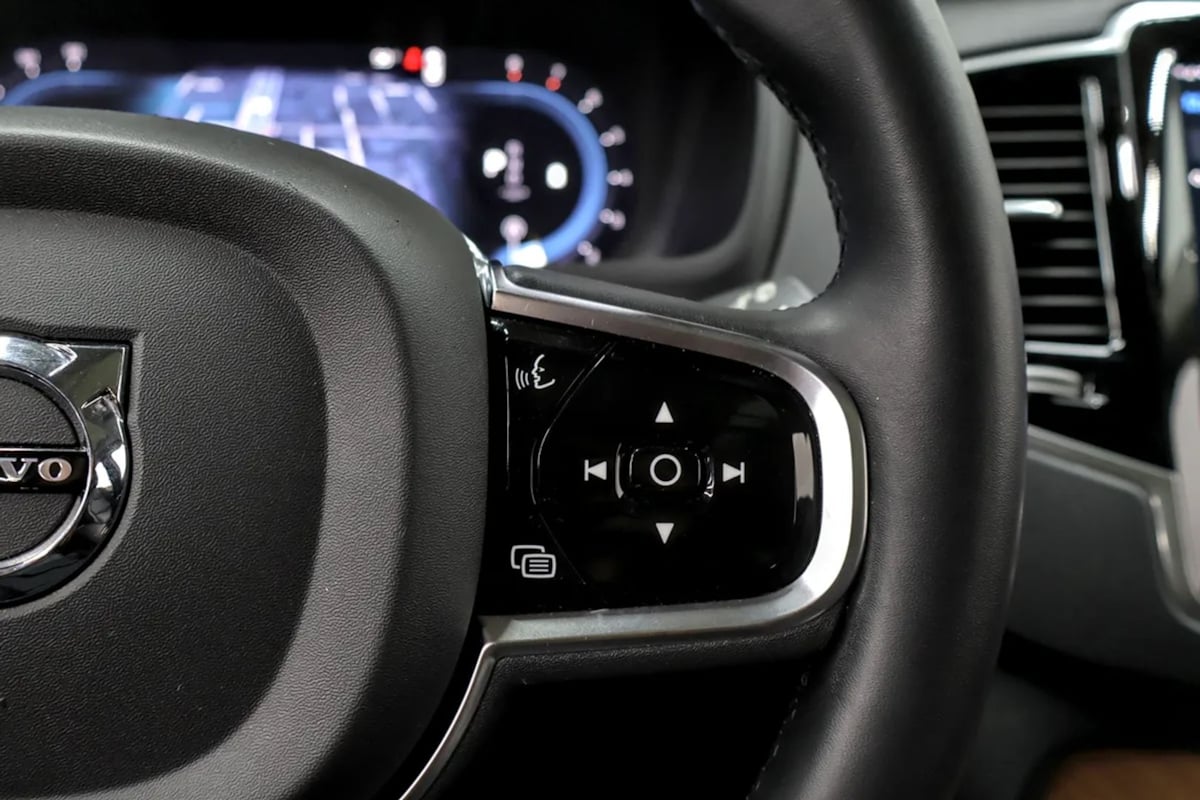 Volvo XC90 photo 15