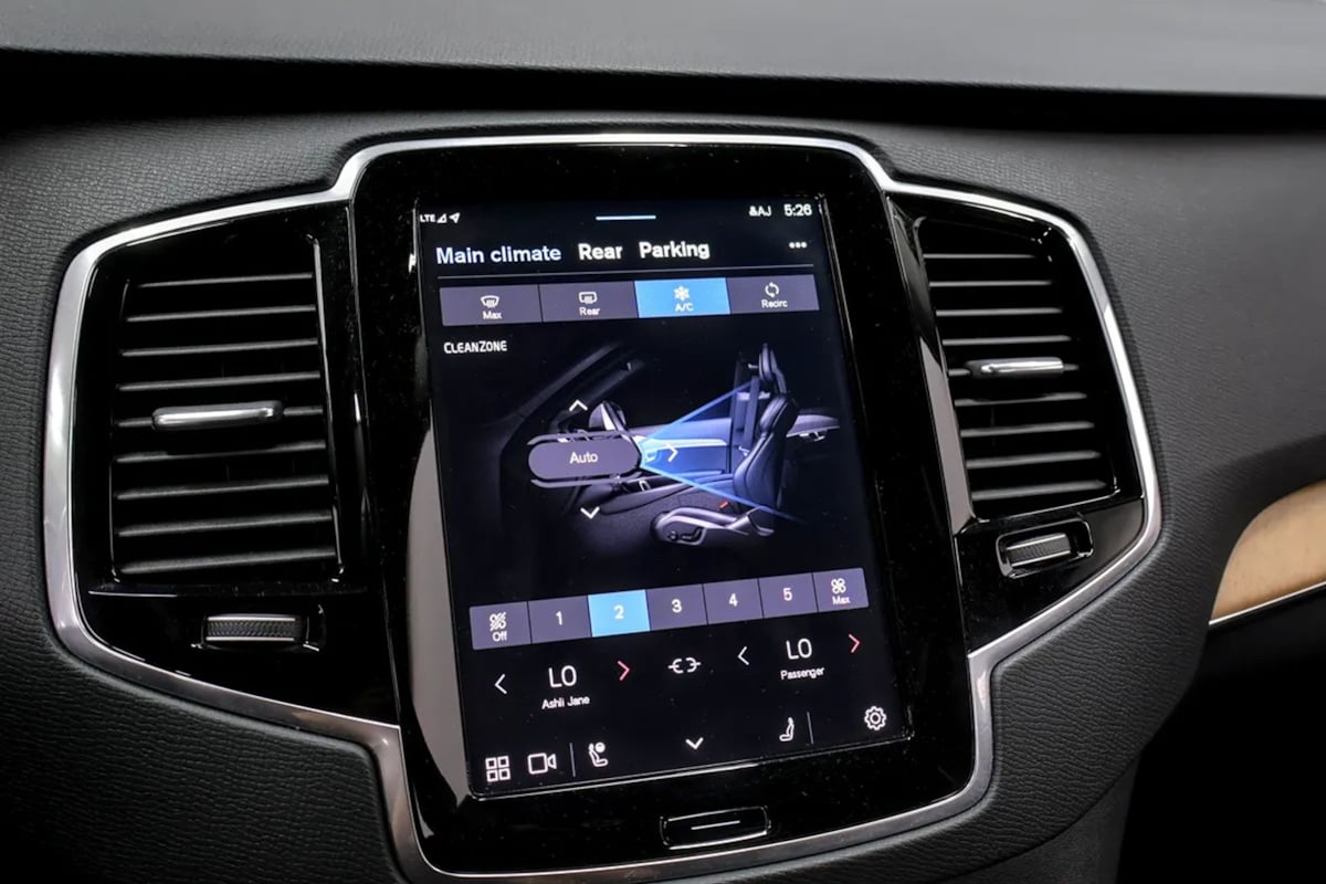 Volvo XC90 photo 21