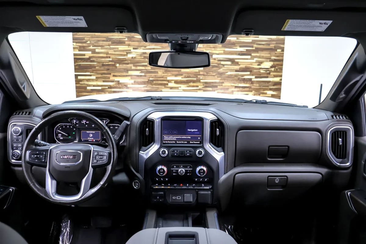 GMC Sierra photo 11