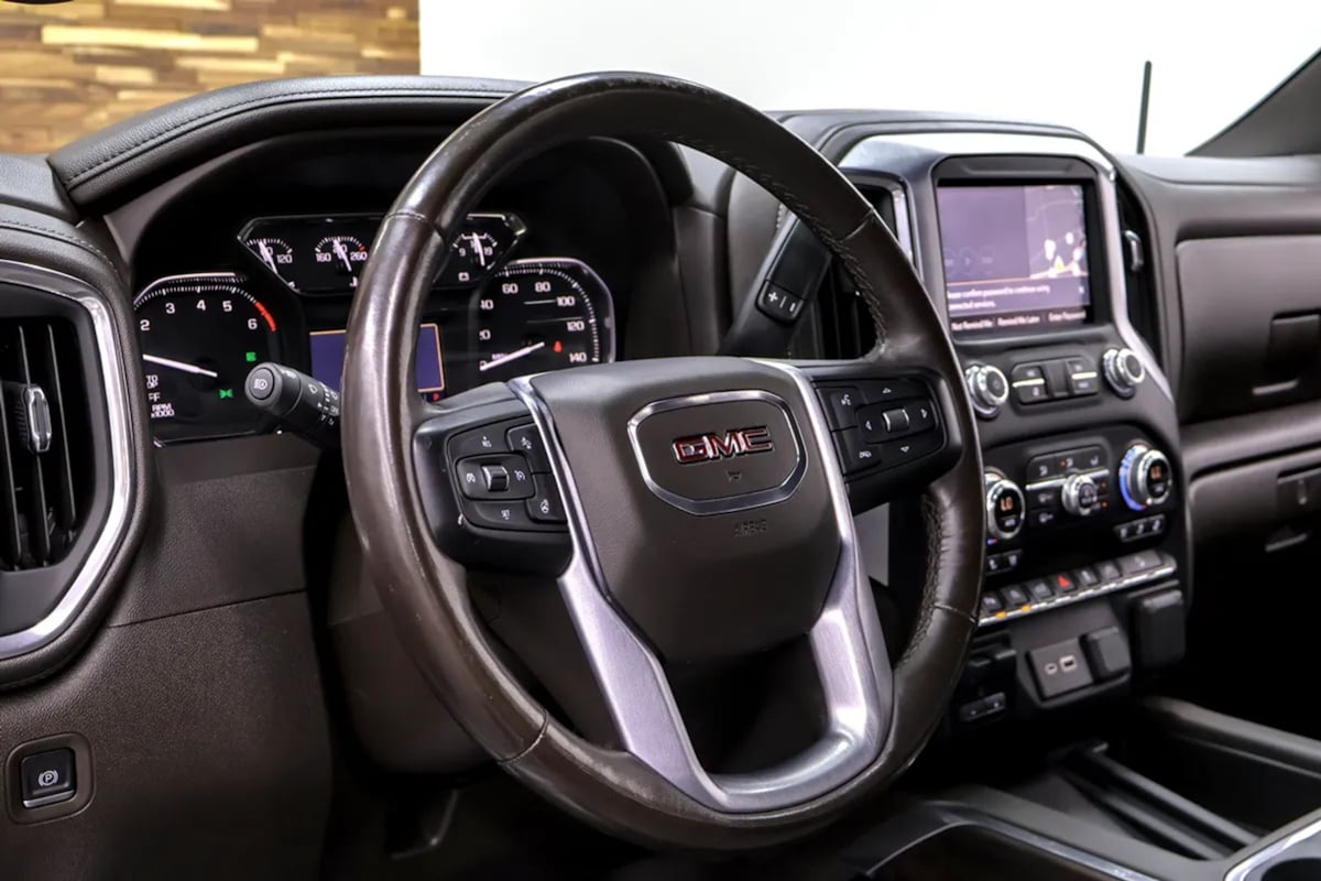 GMC Sierra photo 13