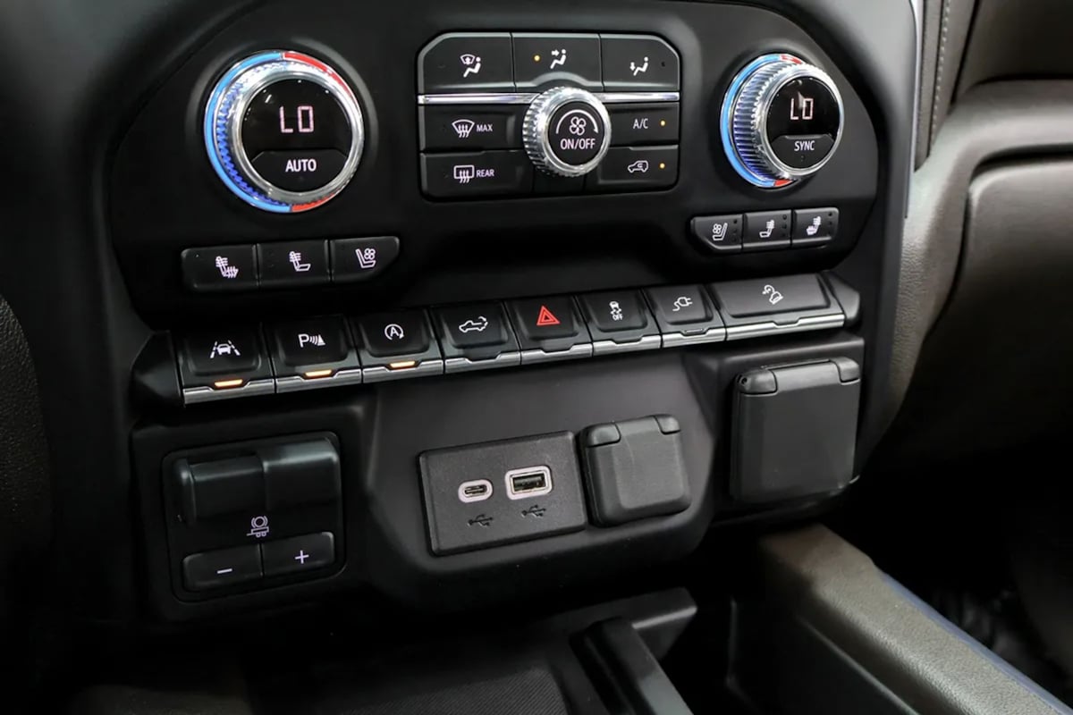 GMC Sierra photo 18