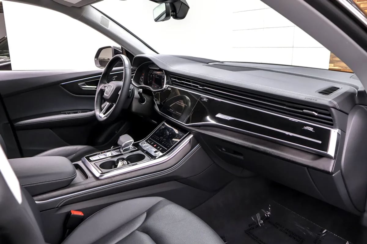 Audi Q8 photo 12
