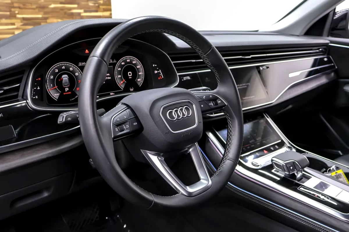 Audi Q8 photo 13