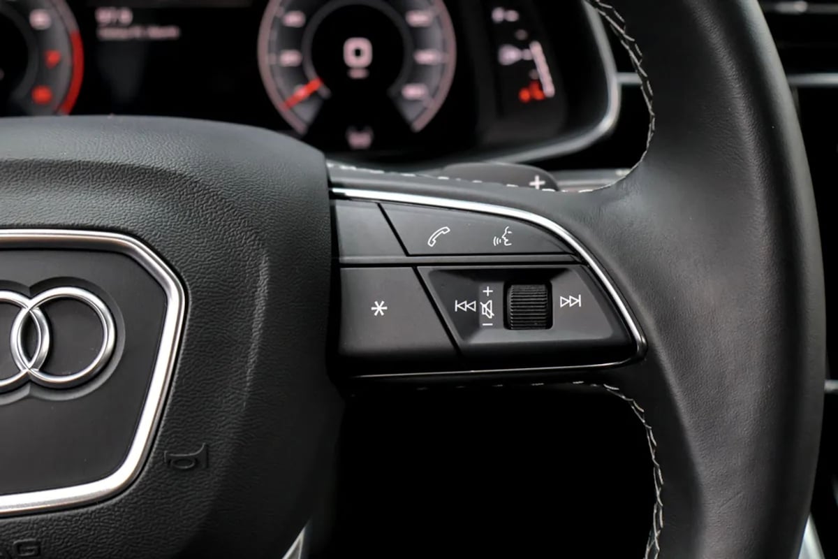 Audi Q8 photo 15