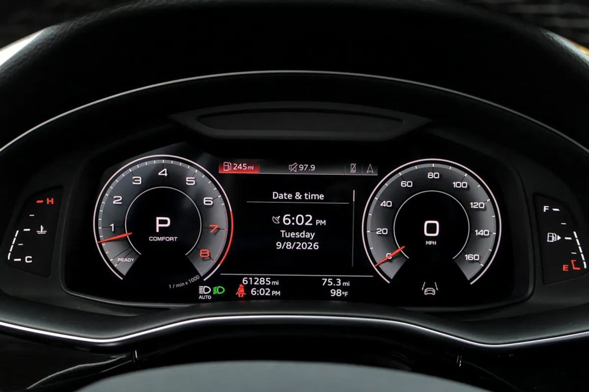 Audi Q8 photo 16