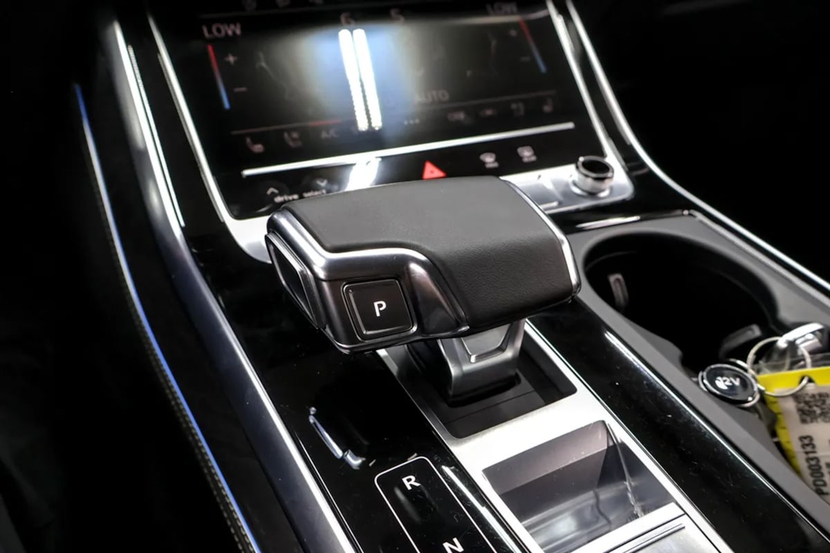 Audi Q8 photo 18