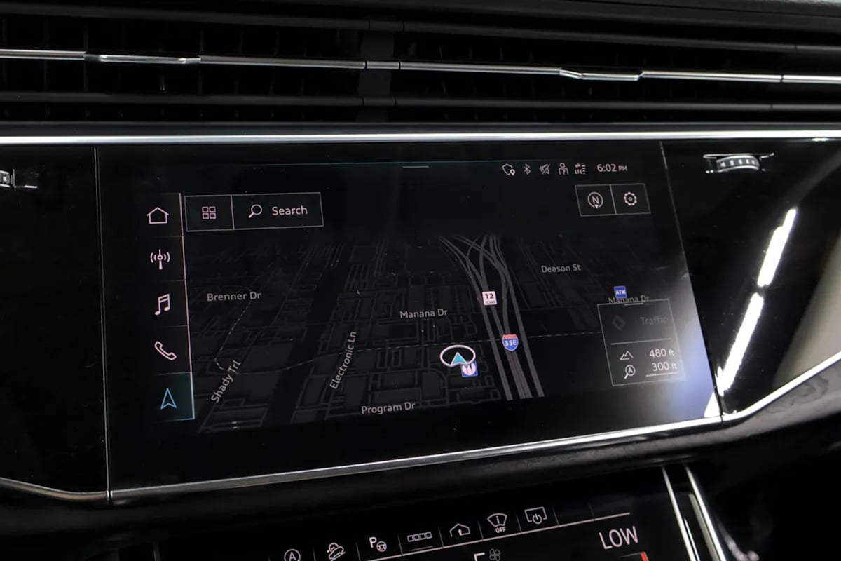 Audi Q8 photo 23